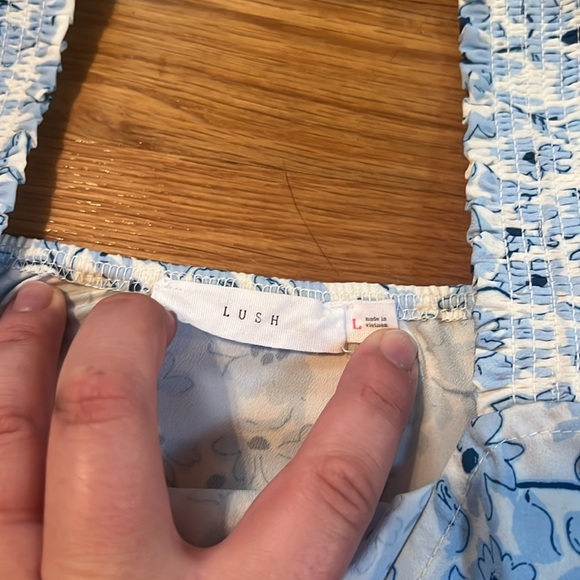 Lush Light Blue Floral Tank Top‎ size large - Picture 4 of 8